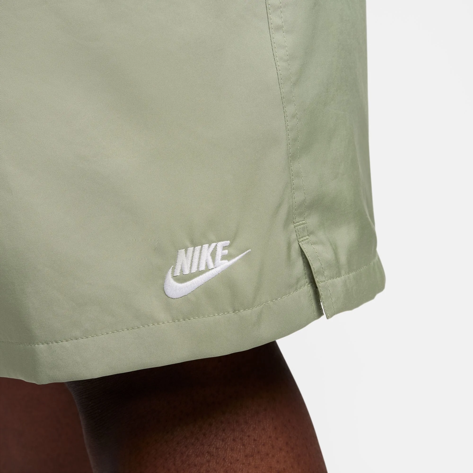 WOVEN FLOW SHORTS "OIL GREEN"